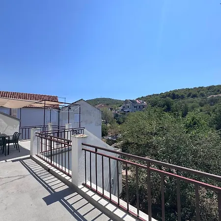 Barco Molo Zlarin